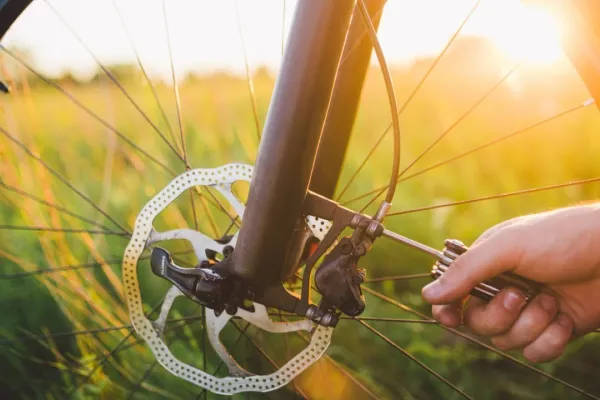 Freios no Cicloturismo: Como Ajustar, Trocar e Evitar Problemas em Viagens Longas